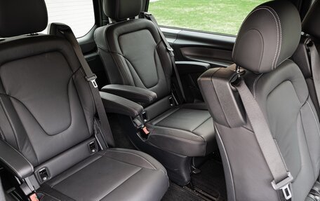 Mercedes-Benz V-Класс, 2022 год, 11 888 000 рублей, 21 фотография