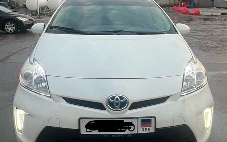 Toyota Prius, 2014 год, 1 350 000 рублей, 3 фотография
