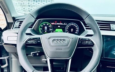Audi e-tron I, 2023 год, 3 370 000 рублей, 8 фотография
