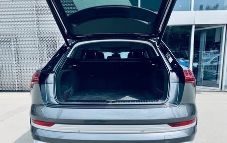 Audi e-tron I, 2023 год, 3 370 000 рублей, 10 фотография