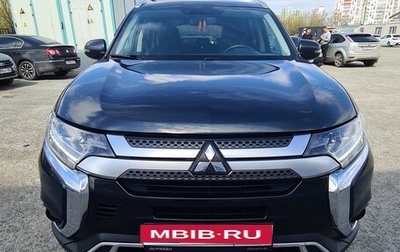 Mitsubishi Outlander III рестайлинг 3, 2019 год, 1 850 000 рублей, 1 фотография