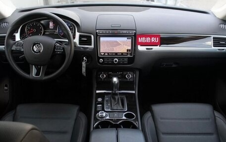 Volkswagen Touareg III, 2012 год, 18 фотография