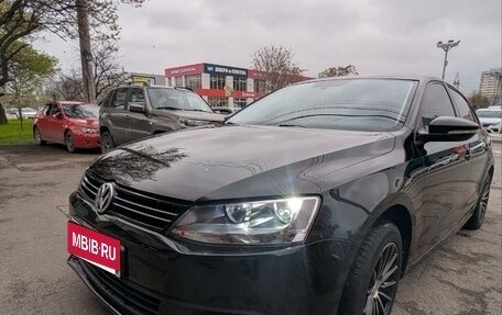 Volkswagen Jetta VI, 2014 год, 1 530 000 рублей, 2 фотография