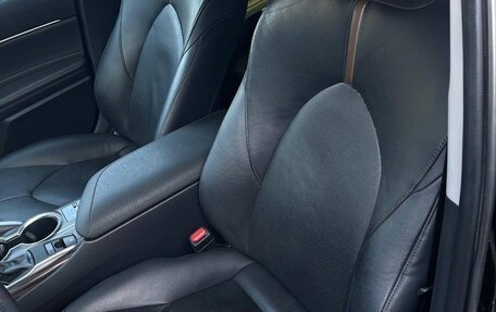 Toyota Camry, 2018 год, 2 800 000 рублей, 4 фотография