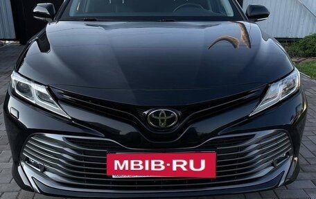 Toyota Camry, 2018 год, 2 800 000 рублей, 2 фотография