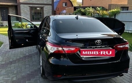 Toyota Camry, 2018 год, 2 800 000 рублей, 3 фотография