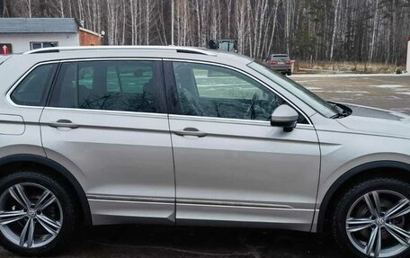 Volkswagen Tiguan II, 2019 год, 3 800 000 рублей, 5 фотография