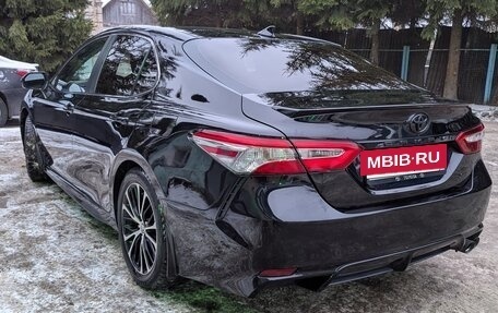 Toyota Camry, 2020 год, 2 450 000 рублей, 7 фотография
