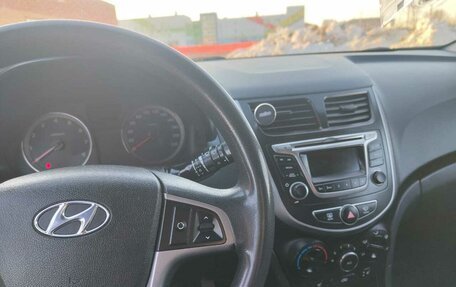 Hyundai Solaris II рестайлинг, 2015 год, 699 000 рублей, 8 фотография
