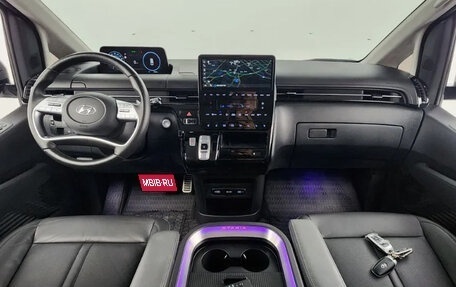 Hyundai Staria, 2022 год, 3 000 000 рублей, 4 фотография