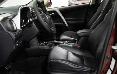 Toyota RAV4, 2016 год, 2 599 000 рублей, 14 фотография
