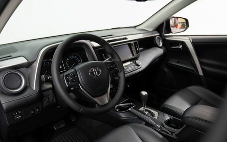 Toyota RAV4, 2016 год, 2 599 000 рублей, 15 фотография
