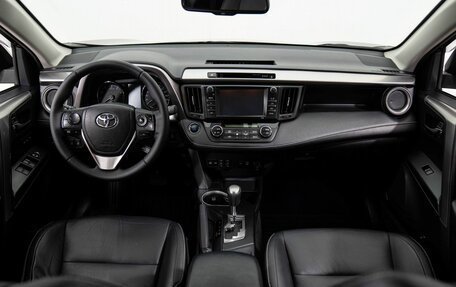 Toyota RAV4, 2016 год, 2 599 000 рублей, 22 фотография