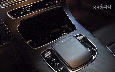 Mercedes-Benz E-Класс, 2023 год, 5 400 000 рублей, 10 фотография