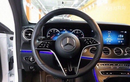 Mercedes-Benz E-Класс, 2023 год, 5 400 000 рублей, 5 фотография