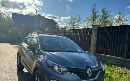 Renault Kaptur I рестайлинг, 2019 год, 1 670 000 рублей, 2 фотография
