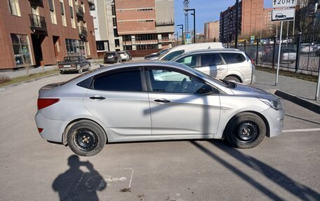 Hyundai Solaris II рестайлинг, 2015 год, 650 000 рублей, 6 фотография