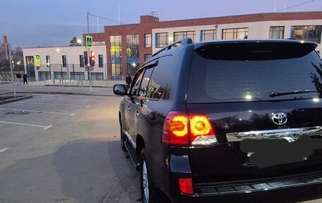 Toyota Land Cruiser 200, 2015 год, 3 980 000 рублей, 9 фотография