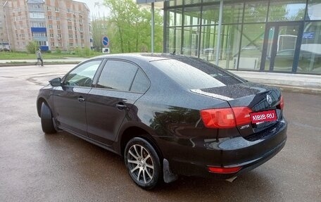 Volkswagen Jetta VI, 2013 год, 940 000 рублей, 5 фотография