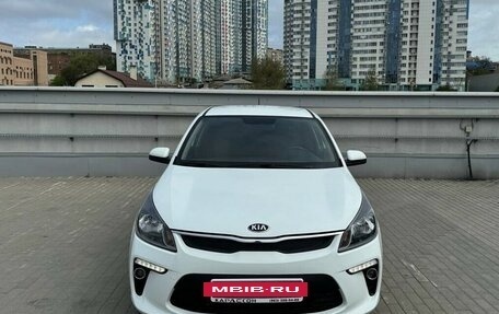 KIA Rio IV, 2018 год, 1 530 000 рублей, 3 фотография
