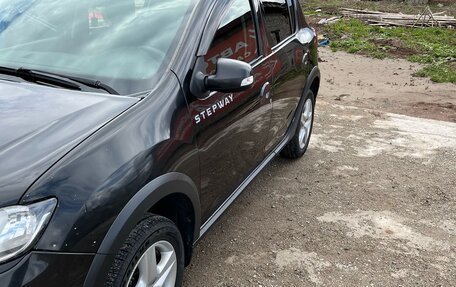 Renault Sandero II рестайлинг, 2014 год, 750 000 рублей, 3 фотография