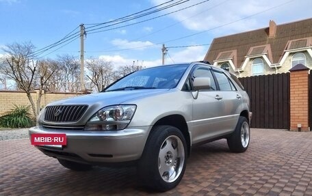 Lexus RX IV рестайлинг, 2001 год, 950 000 рублей, 3 фотография