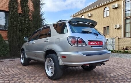 Lexus RX IV рестайлинг, 2001 год, 950 000 рублей, 4 фотография