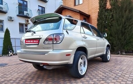 Lexus RX IV рестайлинг, 2001 год, 950 000 рублей, 5 фотография