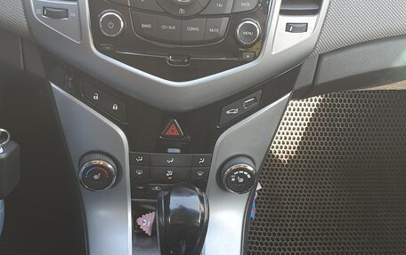 Chevrolet Cruze II, 2011 год, 830 000 рублей, 8 фотография