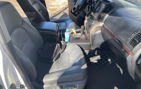 Toyota Land Cruiser 200, 2010 год, 3 450 000 рублей, 7 фотография