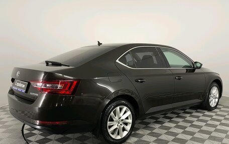 Skoda Superb III рестайлинг, 2017 год, 2 190 000 рублей, 6 фотография