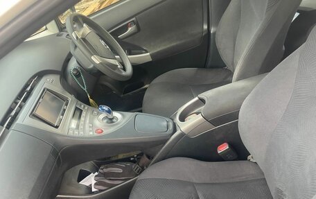 Toyota Prius, 2015 год, 1 400 000 рублей, 8 фотография