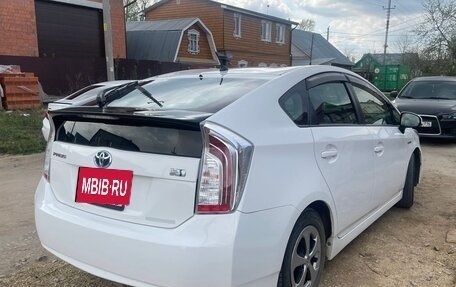Toyota Prius, 2015 год, 1 400 000 рублей, 4 фотография