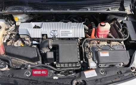 Toyota Prius, 2015 год, 1 400 000 рублей, 12 фотография