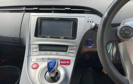 Toyota Prius, 2015 год, 1 400 000 рублей, 11 фотография