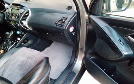 Hyundai ix35 I рестайлинг, 2010 год, 1 200 000 рублей, 13 фотография