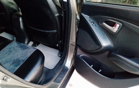Hyundai ix35 I рестайлинг, 2010 год, 1 200 000 рублей, 14 фотография