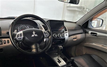 Mitsubishi Pajero Sport II рестайлинг, 2012 год, 1 749 000 рублей, 13 фотография