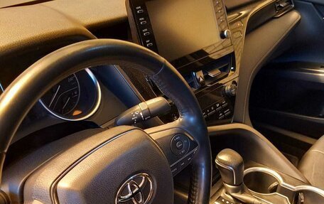 Toyota Camry, 2022 год, 3 200 000 рублей, 4 фотография