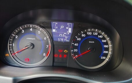 Hyundai Solaris II рестайлинг, 2015 год, 1 390 000 рублей, 5 фотография