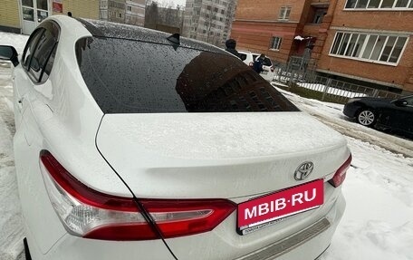Toyota Camry, 2022 год, 3 500 000 рублей, 4 фотография