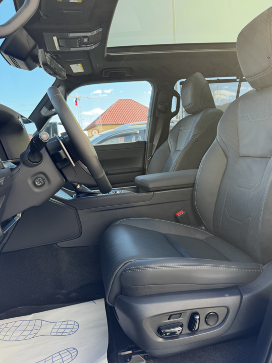 Lexus GX II рестайлинг 2, 2025 год, 15 000 000 рублей, 11 фотография