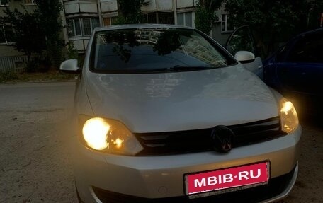 Volkswagen Golf Plus II, 2012 год, 800 000 рублей, 1 фотография