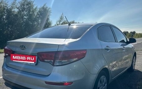 KIA Rio III рестайлинг, 2015 год, 800 000 рублей, 2 фотография