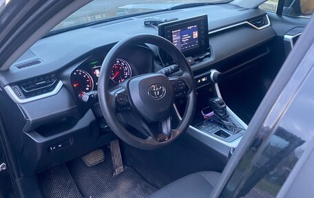 Toyota RAV4, 2019 год, 3 300 000 рублей, 2 фотография