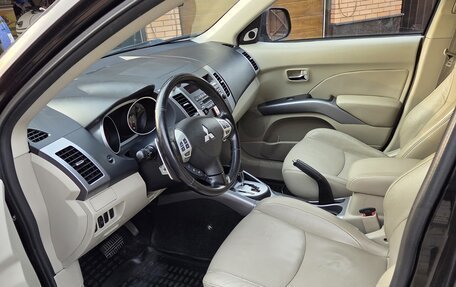 Mitsubishi Outlander III рестайлинг 3, 2008 год, 990 000 рублей, 5 фотография