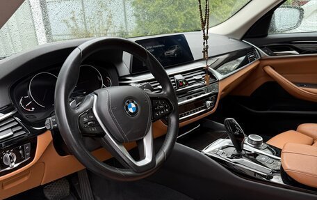 BMW 5 серия, 2019 год, 4 500 000 рублей, 15 фотография