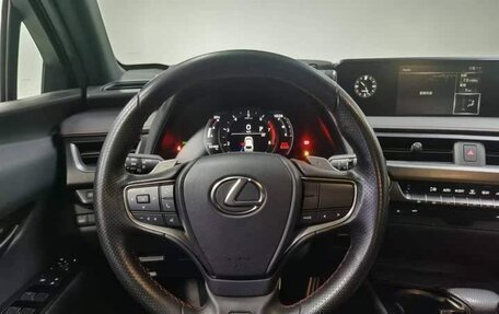 Lexus UX I, 2021 год, 2 460 000 рублей, 13 фотография