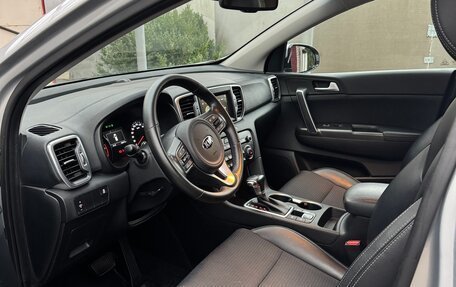KIA Sportage IV рестайлинг, 2018 год, 2 550 000 рублей, 6 фотография