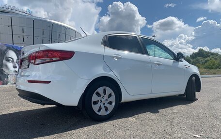 KIA Rio III рестайлинг, 2016 год, 985 000 рублей, 4 фотография